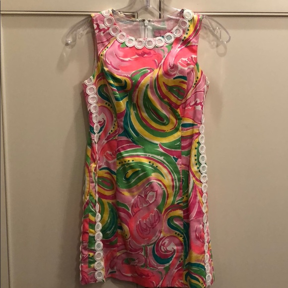 Lilly Pulitzer Dresses & Skirts - Colorful Lilly dress